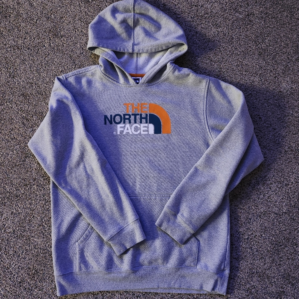Boys The North Face hoodie XL